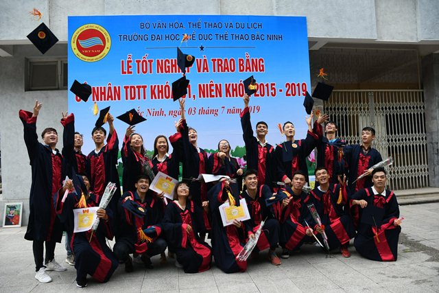 Lễ tốt nghiệp và trao bằng cử nhân TDTT khóa 51, niên khóa 2015-2019