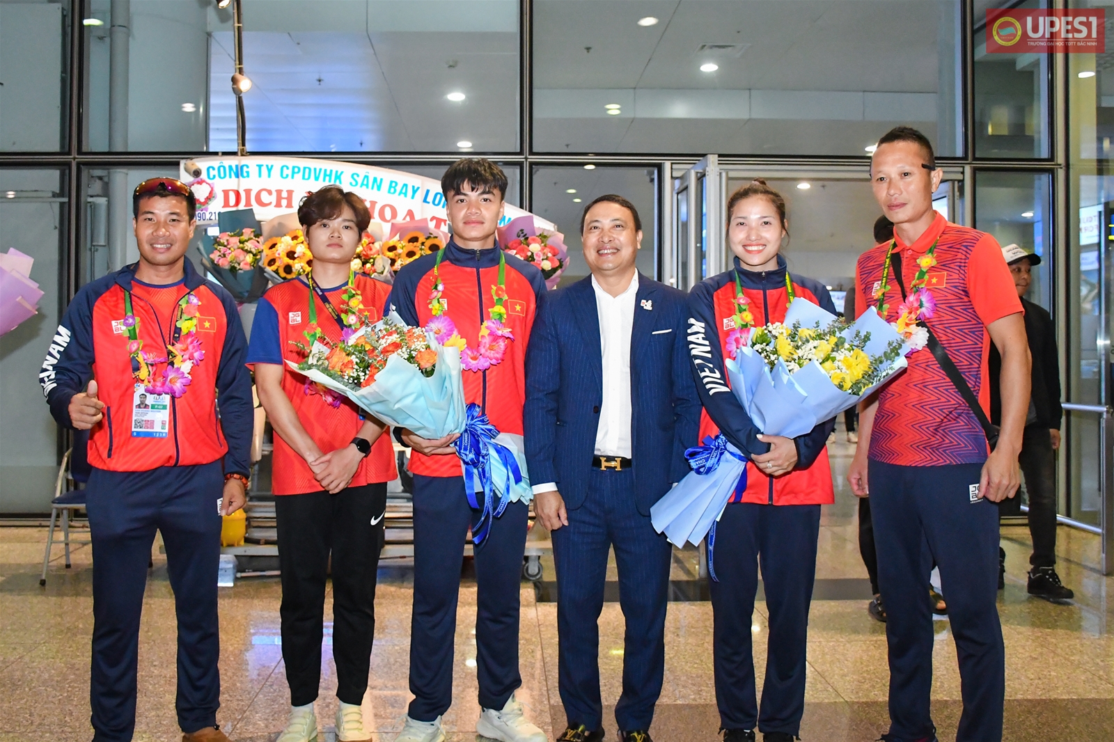Các HLV, VĐV Đội tuyển Điền kinh Quốc gia tại trung tâm đào tạo VĐV Trường Đại học TDTT Bắc Ninh trở về từ Đại hội thể thao Đông nam á - SEA Games 32.
