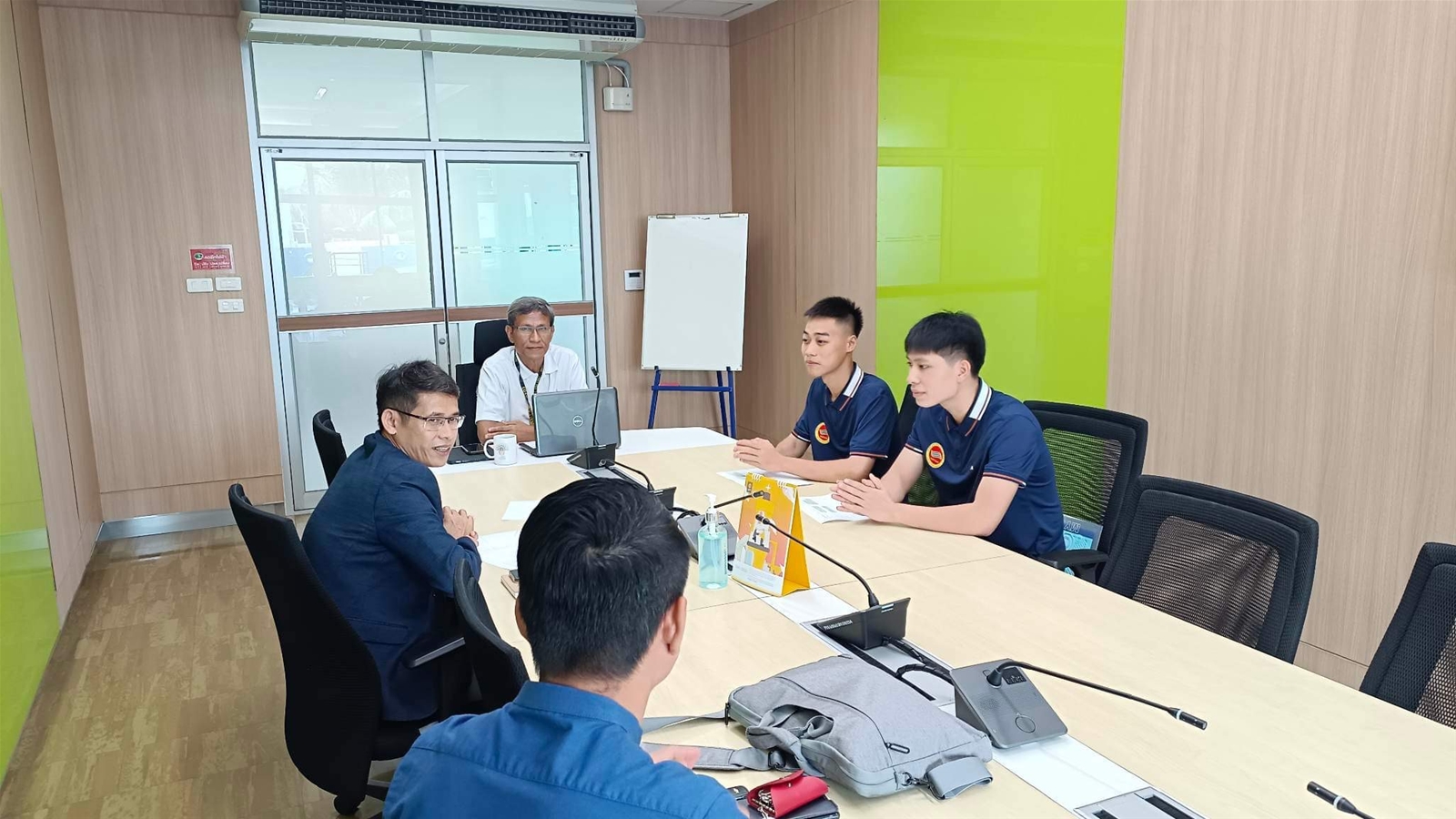 Đoàn sinh viên khóa Đại học 56 Trường Đại học TDTT Bắc Ninh sang thực tập tại Khoa Khoa học thể thao, Đại học Burapha Thái Lan