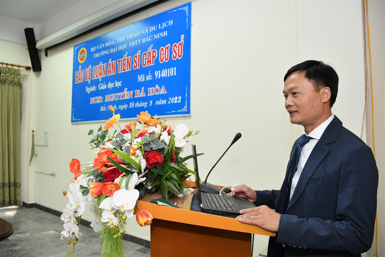 NCS Nguyễn Bá Hòa đã bảo vệ thành công luận án Tiến sỹ cấp cơ sở