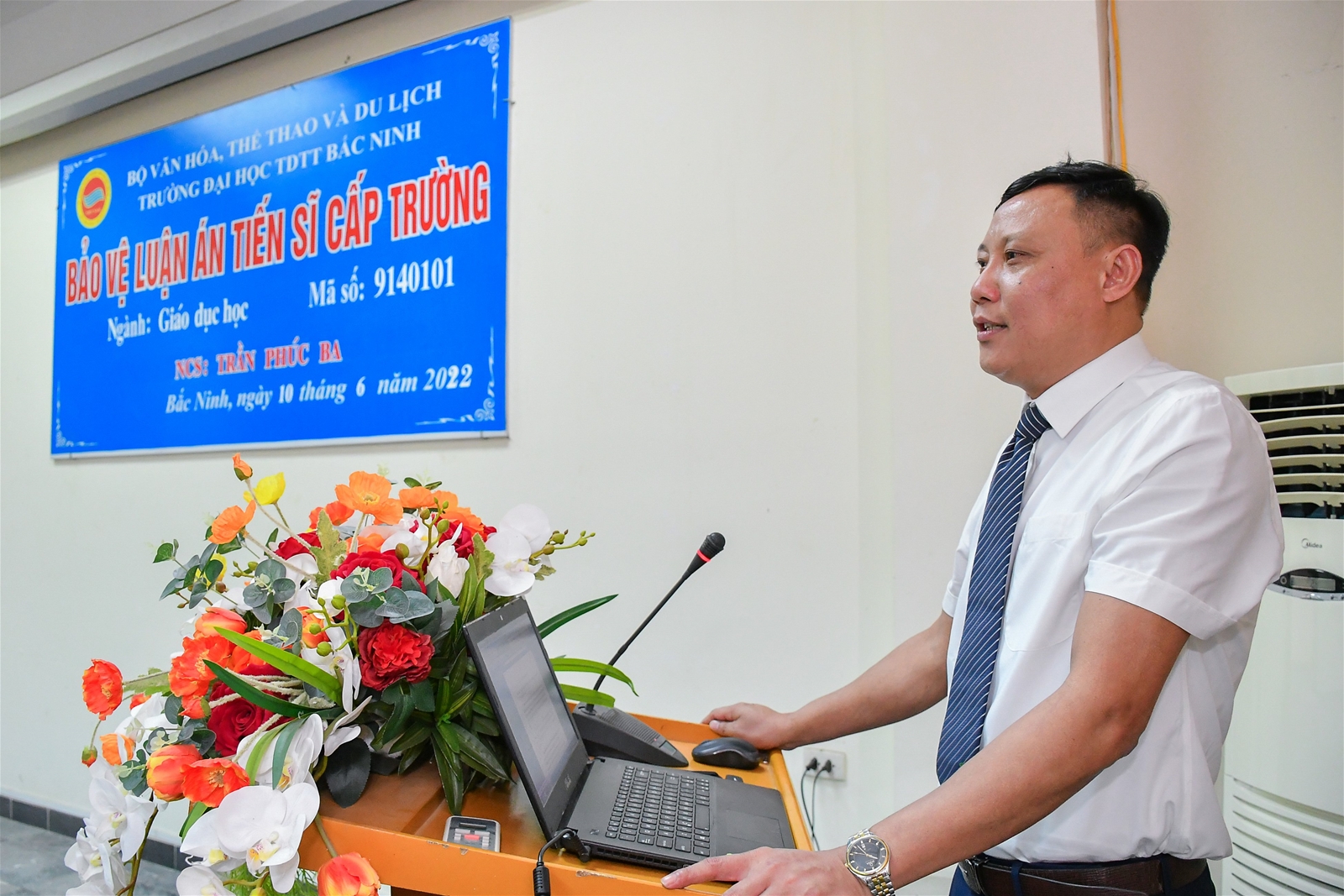 NCS Trần Phúc Ba bảo vệ thành công luận án tiến sĩ cấp Trường