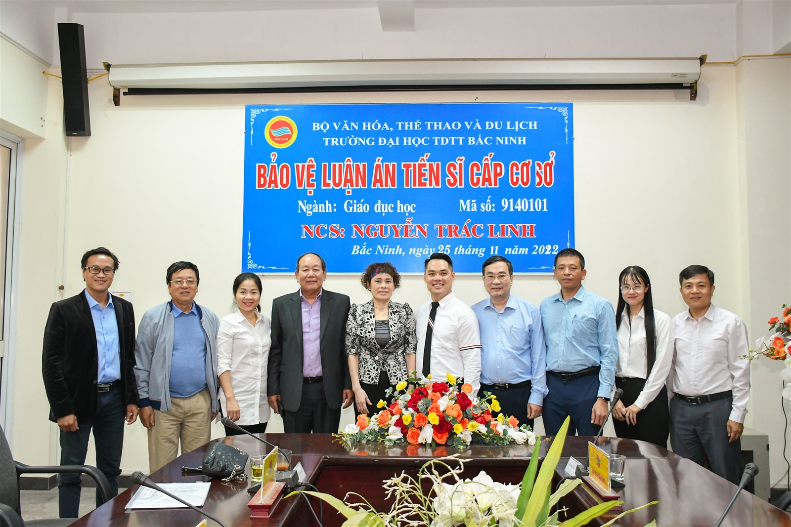 NCS Nguyễn Trác Linh bảo vệ thành công luận án tiến sĩ cấp cơ sở