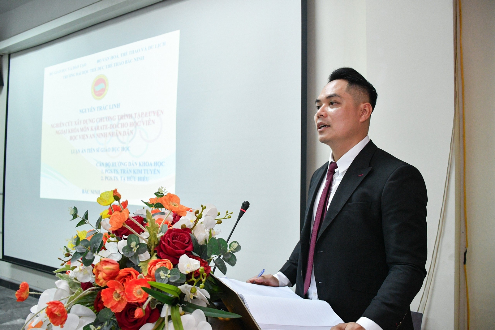 NCS Nguyễn Trác Linh bảo vệ thành công luận án tiến sĩ cấp Trường