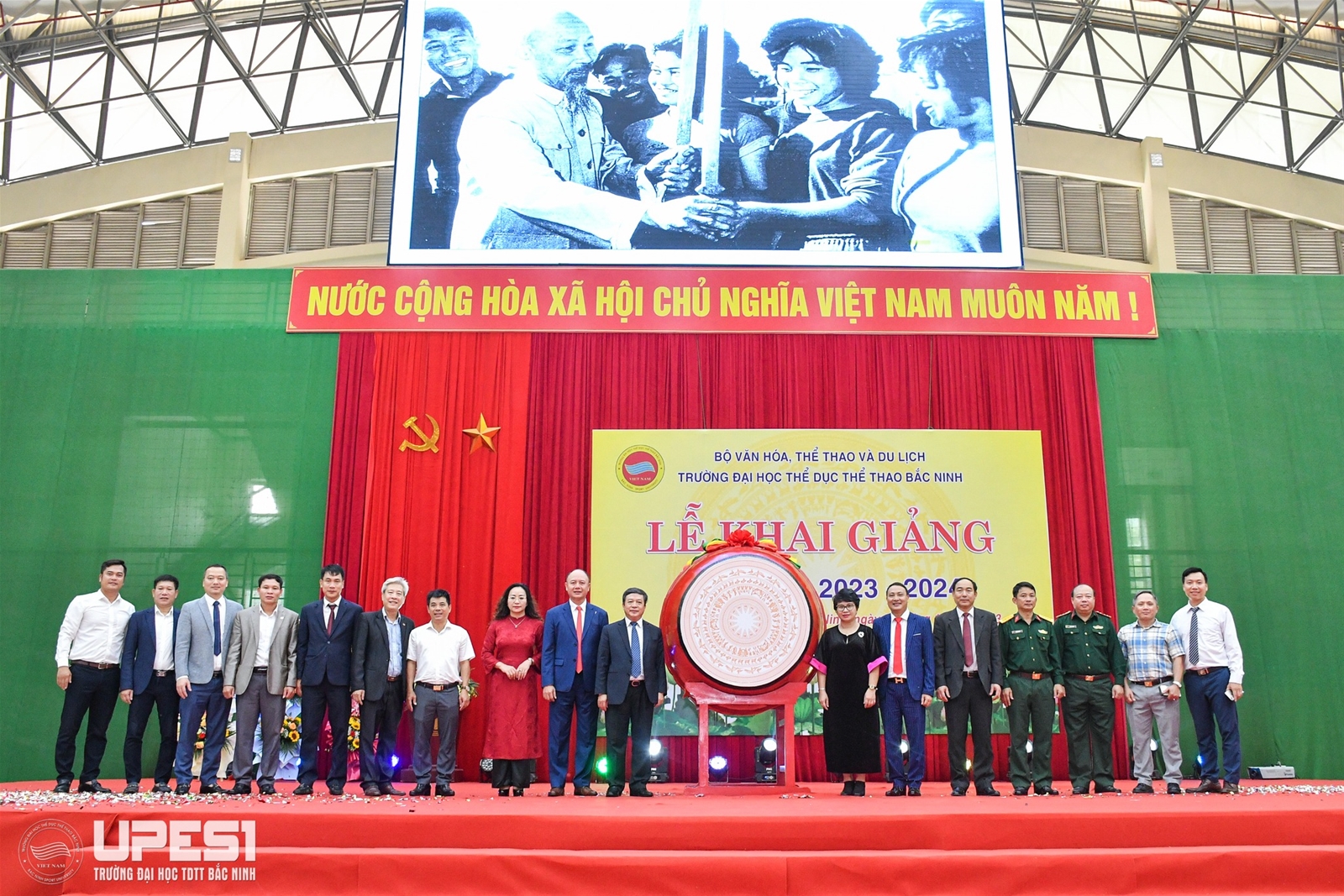 Sinh viên Trường Đại học TDTT Bắc Ninh hưởng ứng trưng bày chuyên đề: “Sáng mãi tấm gương người chiến sĩ cách mạng tỉnh Bắc Ninh bị địch bắt tù đày”