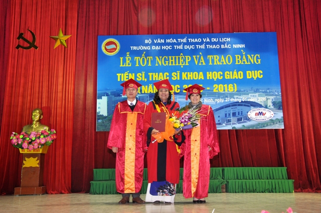 Lễ trao bằng Tiến sĩ, Thạc sĩ năm 2016, trường Đại học TDTT Bắc Ninh