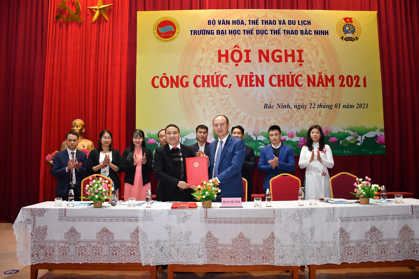 Đoàn công tác Trường Đại học khoa học – Đại học Thái Nguyên đến thăm và làm việc với Nhà trường