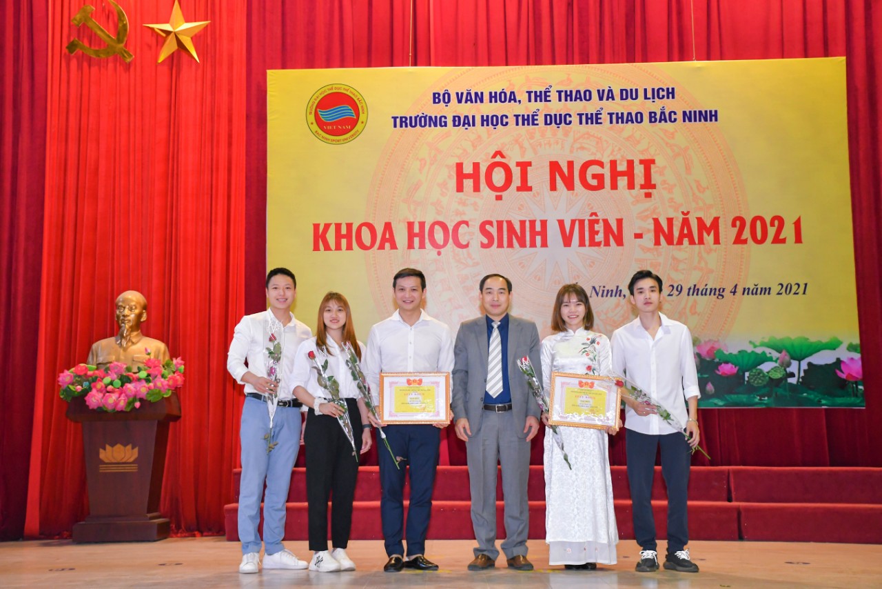 Hội nghị khoa học Sinh viên năm 2021