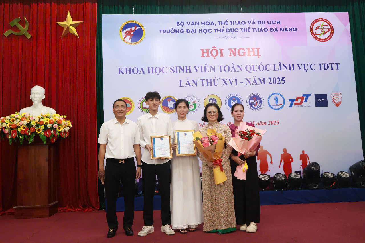 Sinh viên Upes1 giành giải nhất báo cáo Poster tại Hội nghị Khoa học sinh viên toàn quốc lĩnh vực TDTT năm 2025