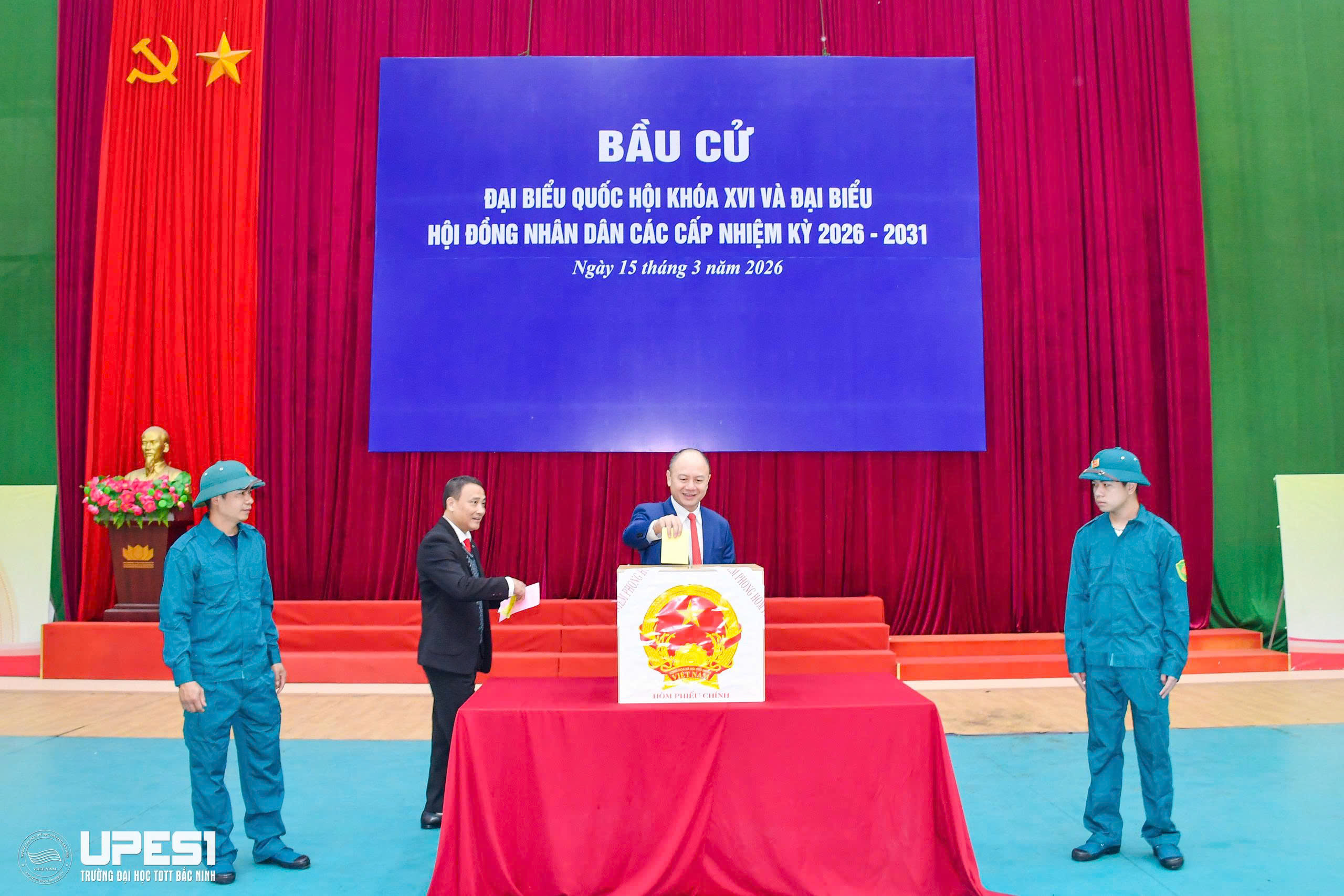 Cán bộ, giảng viên, công nhân viên, sinh viên, vận động viên và học viên GDQP&AN Trường Đại học TDTT Bắc Ninh sôi nổi tham gia Ngày hội bầu cử