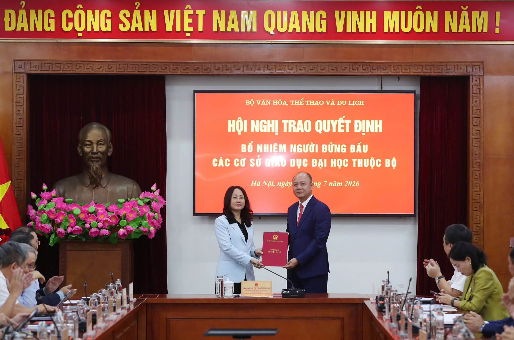 NGƯT.PGS.TS. Nguyễn Văn Phúc được bổ nhiệm giữ chức Hiệu trưởng Trường Đại học Thể dục Thể thao Bắc Ninh