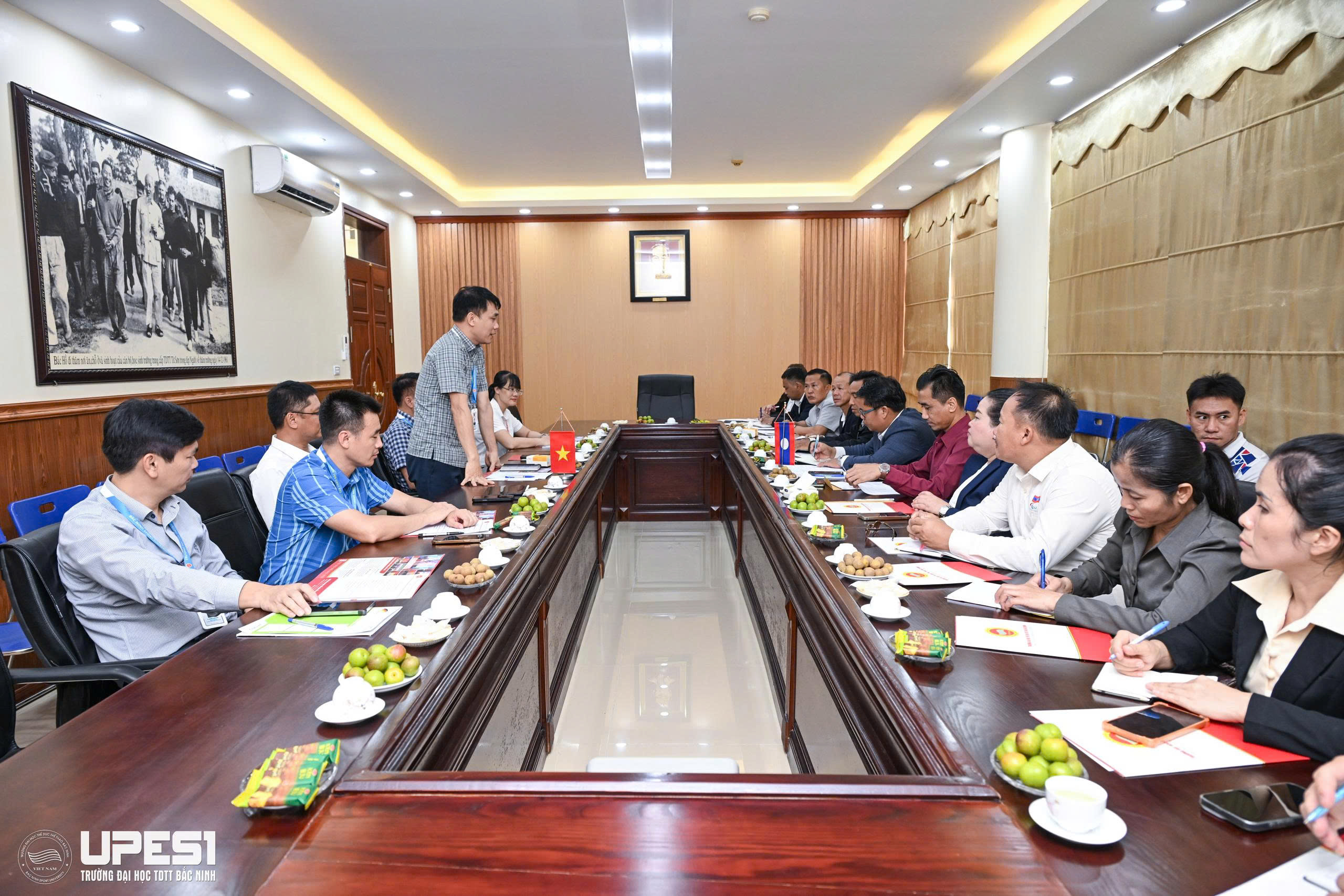 Trường Đại học TDTT Bắc Ninh đón tiếp và làm việc với Đoàn đại biểu Sân vận động Quốc gia Km16, Cộng hòa Dân chủ Nhân dân Lào